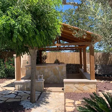 Maison Dei Trulli * ロコロトンド